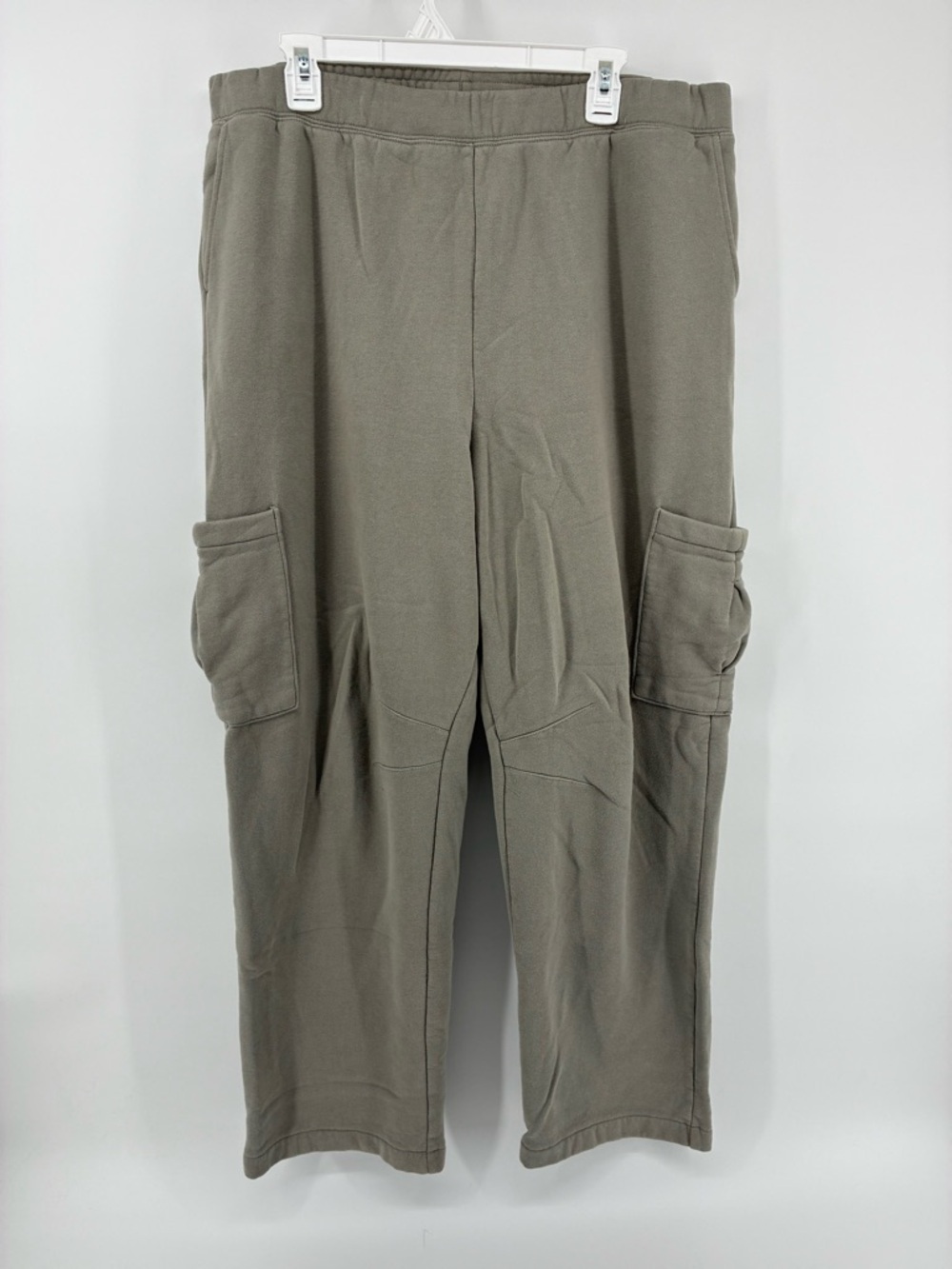Roots Men's Cargo Sweatpants in Olive - Picture 2 of 11